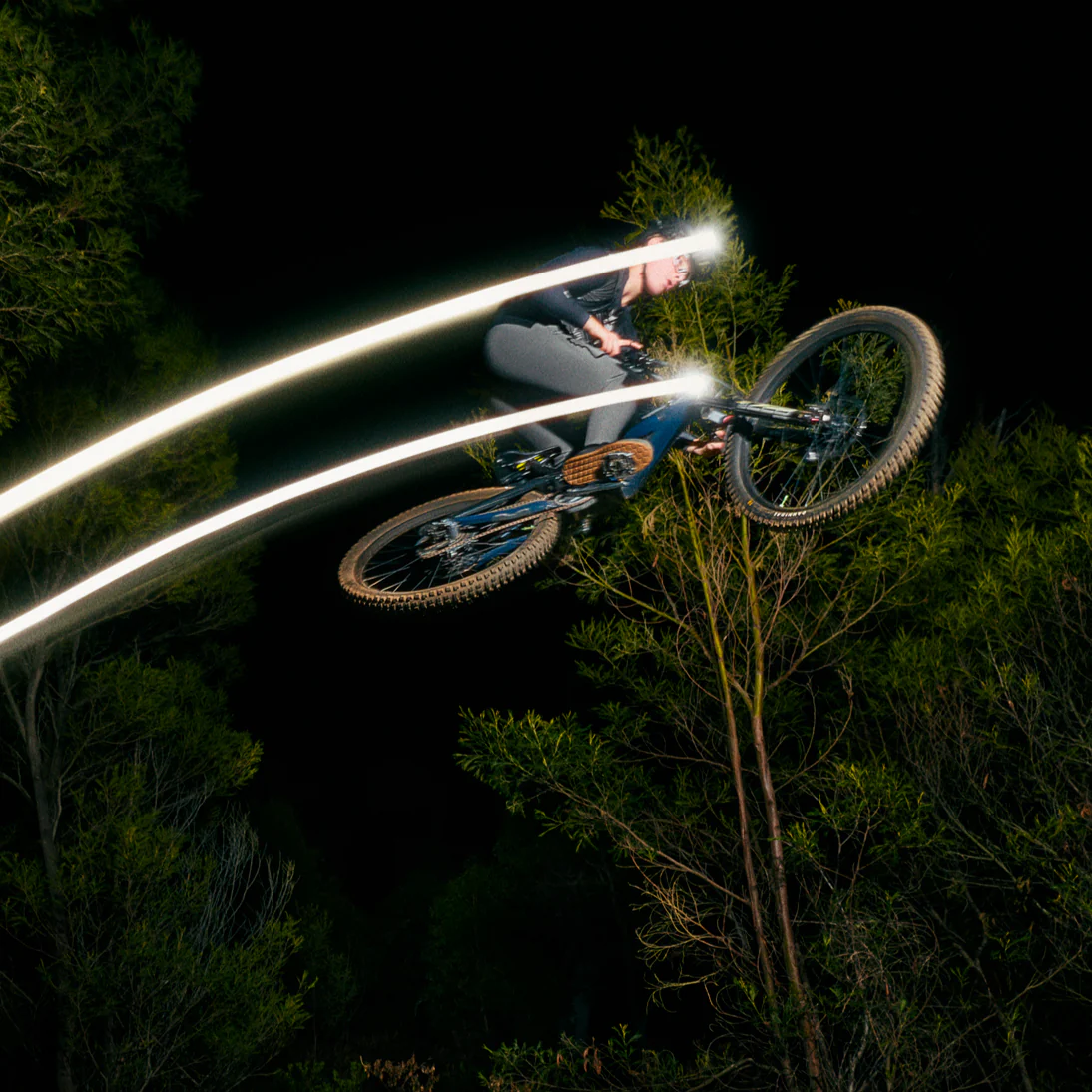 Blinder X 2300 Front Bike Light - Image 2